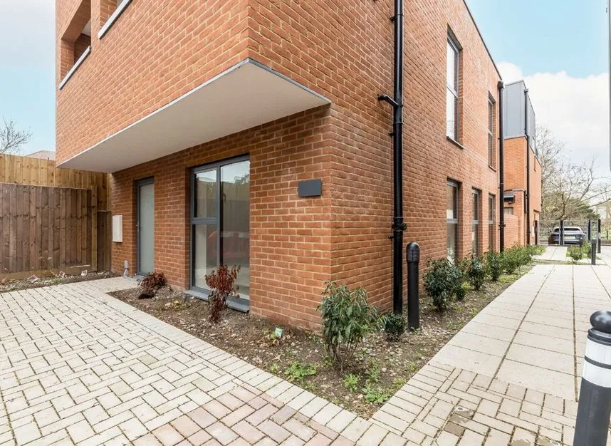 1 bed flat to rent — East Road, Wimbledon, SW19