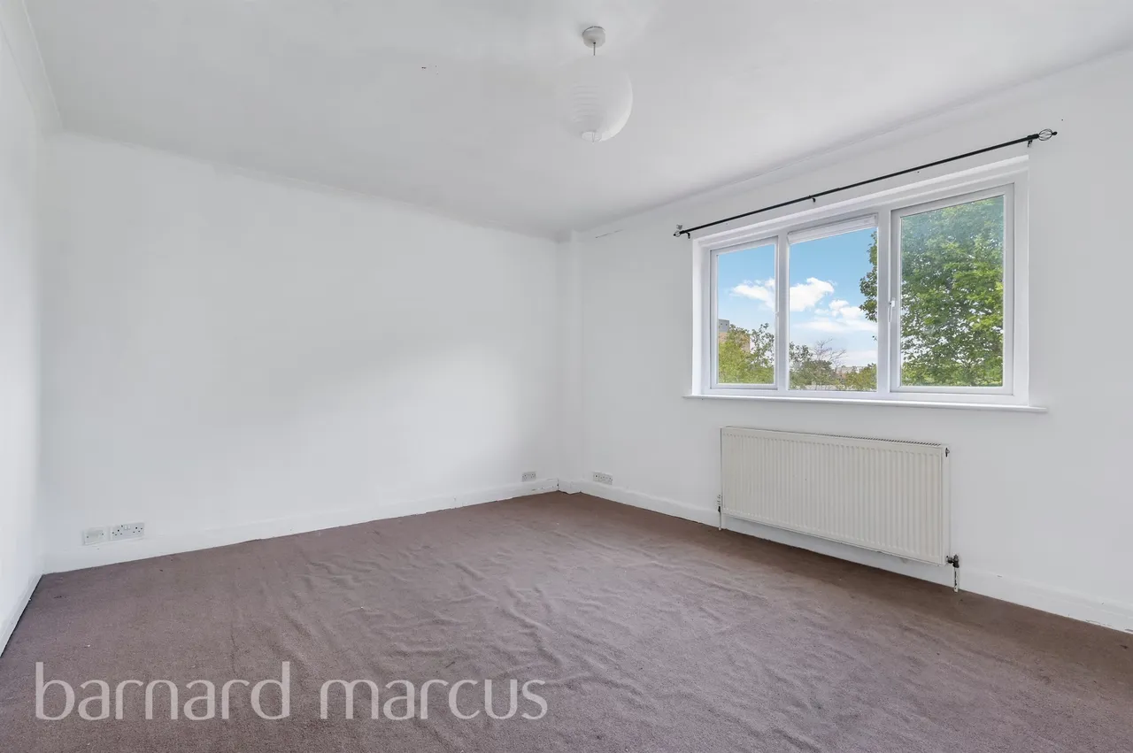 Wilton Parade, Feltham, photo 2