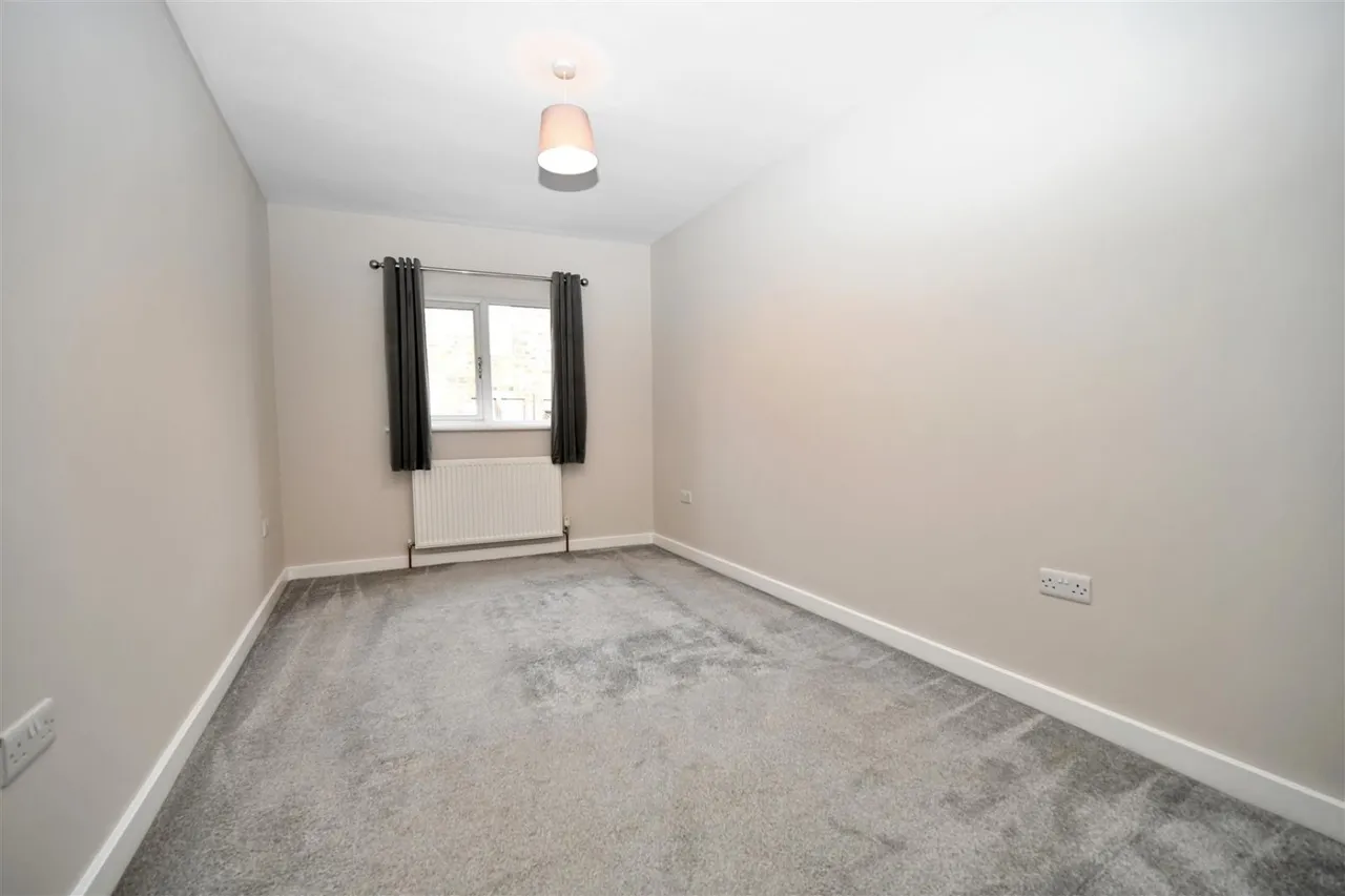 Town Street, Rawdon, LS19, photo 5
