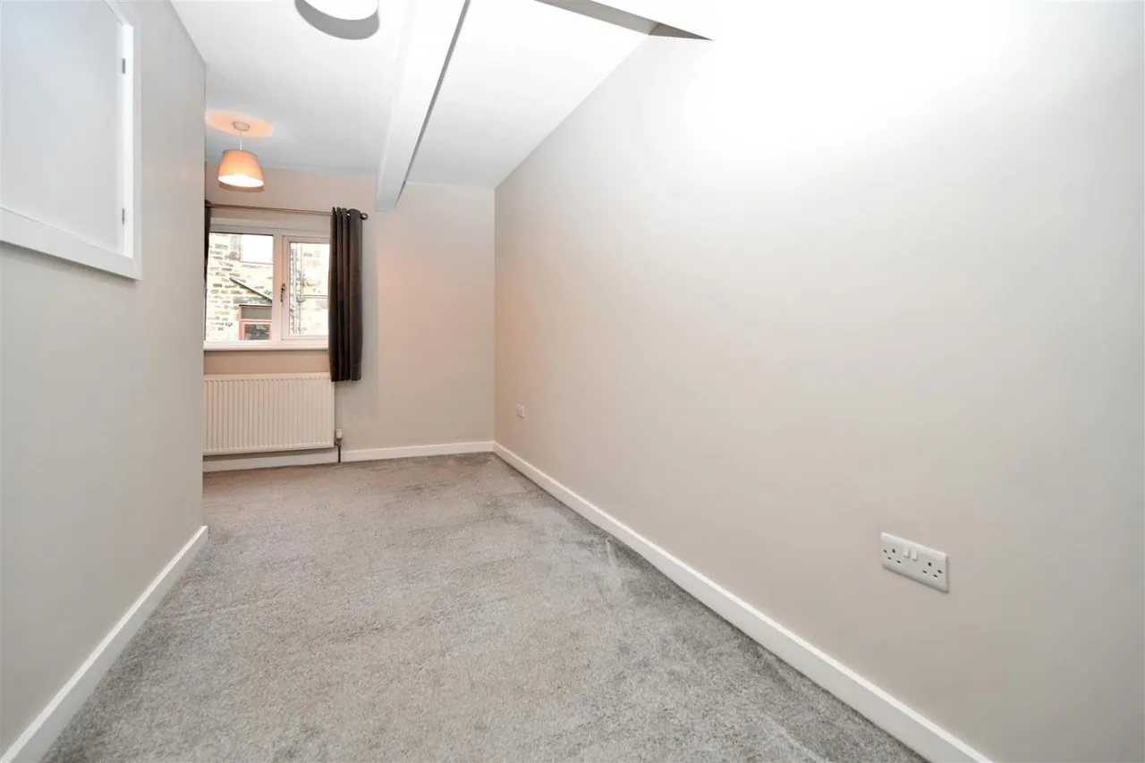 Town Street, Rawdon, LS19, photo 6