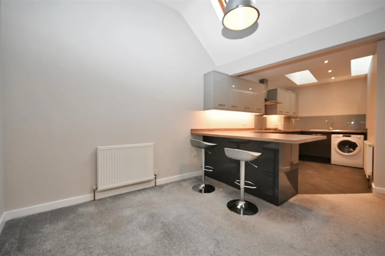Town Street, Rawdon, LS19, photo 4