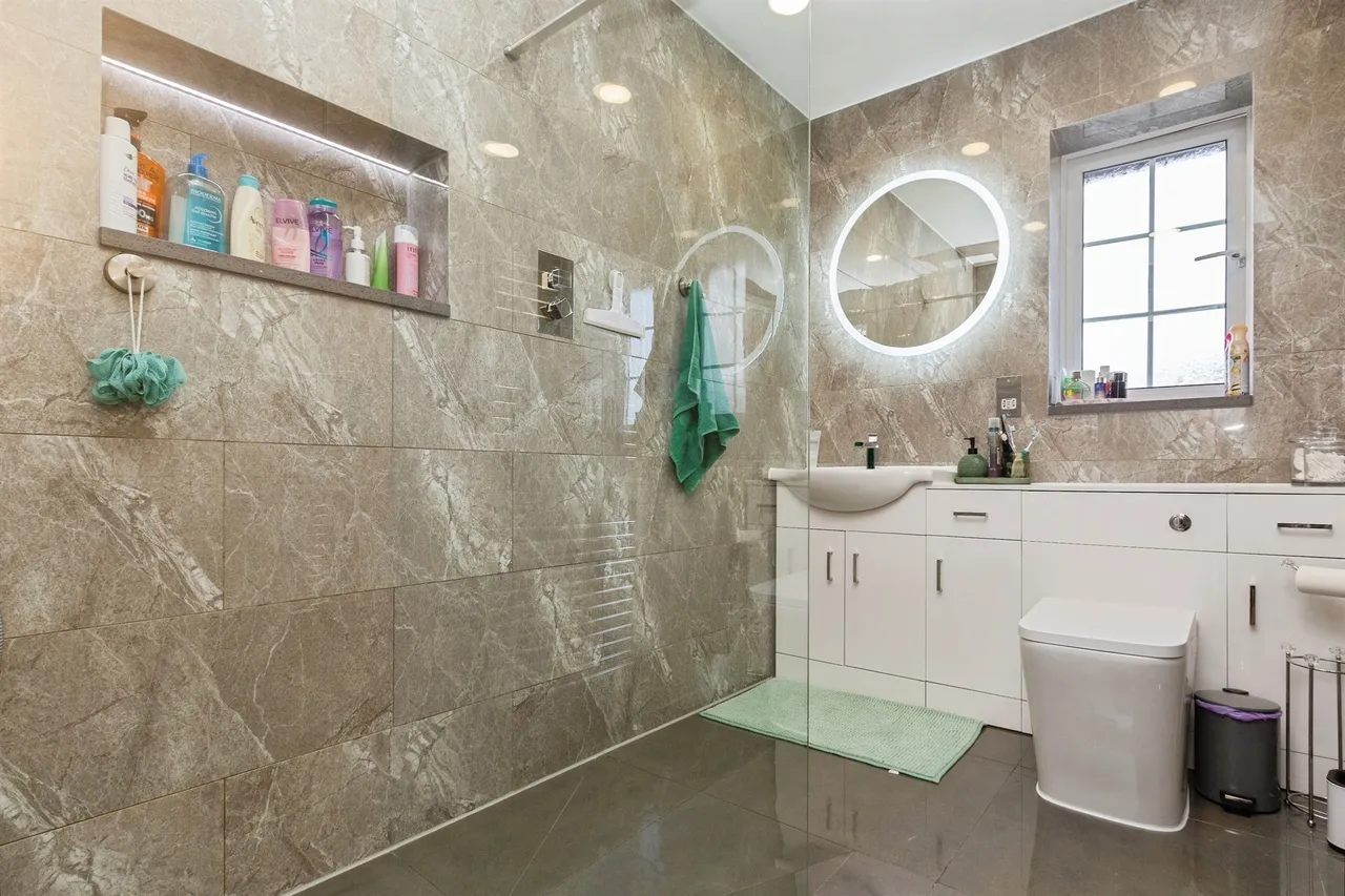 Omega Court, Leighton Buzzard, LU7, photo 9