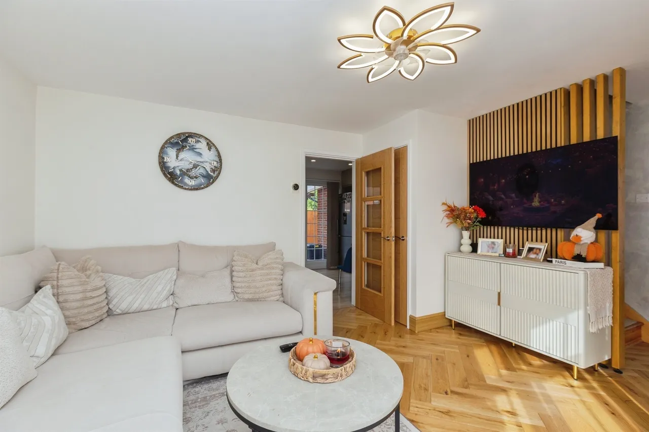 Omega Court, Leighton Buzzard, LU7, photo 14
