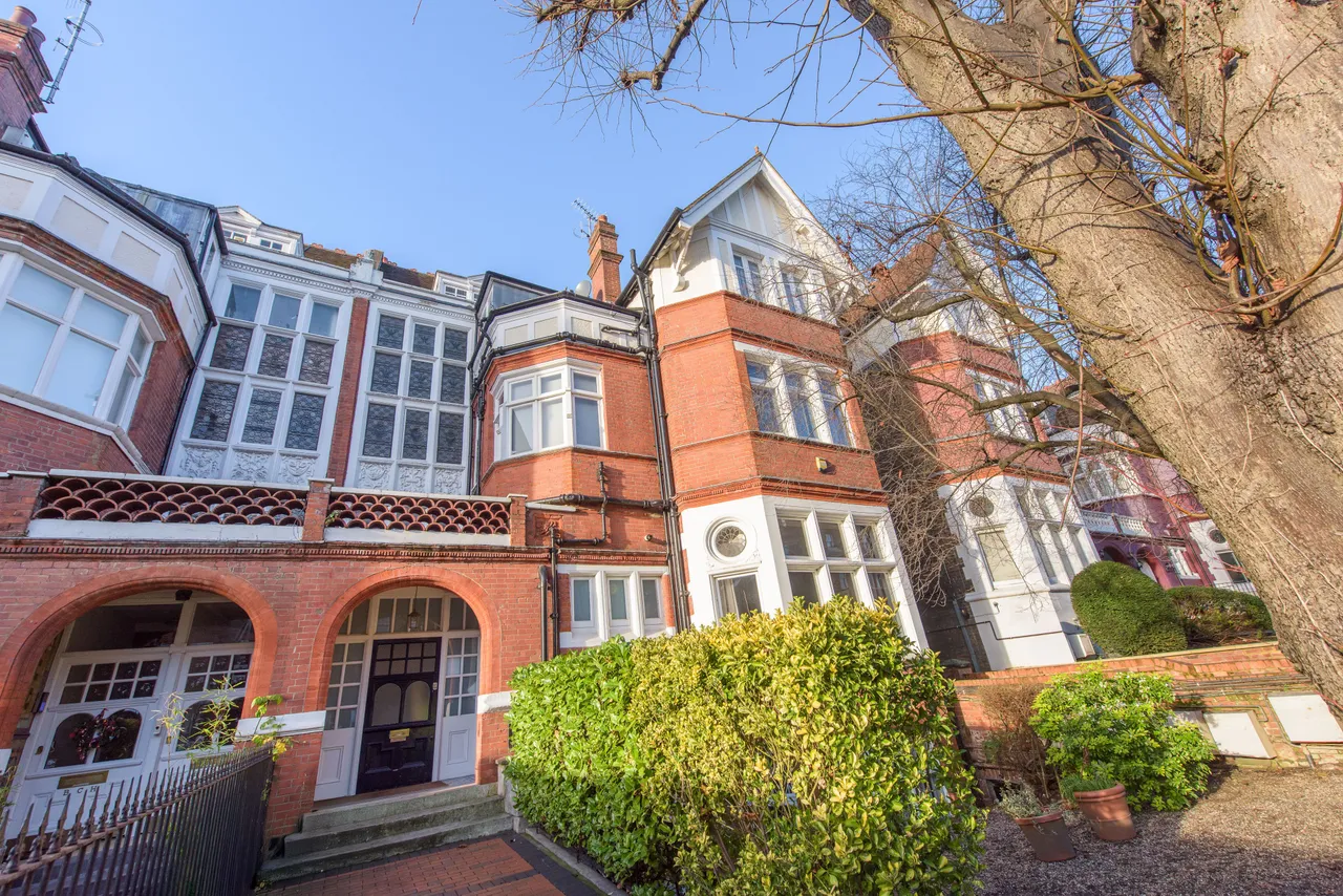 Flat 4, 19 Frognal, London, photo 2