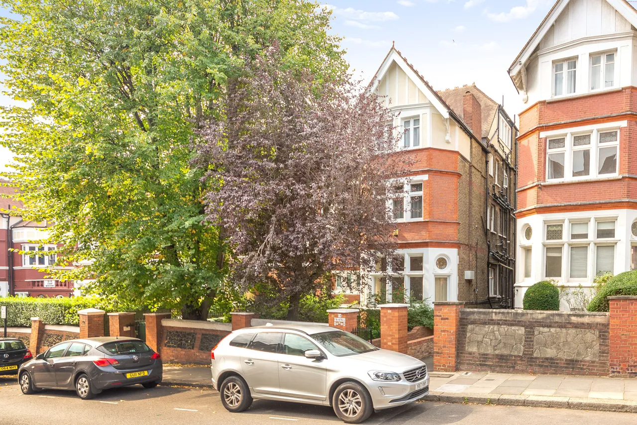 1 bed flat for sale — Flat 4, 19 Frognal, London