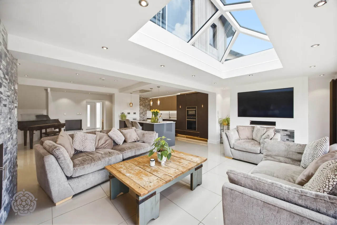 15a Lord Street, Croft, Warrington, WA3 7DB, photo 2