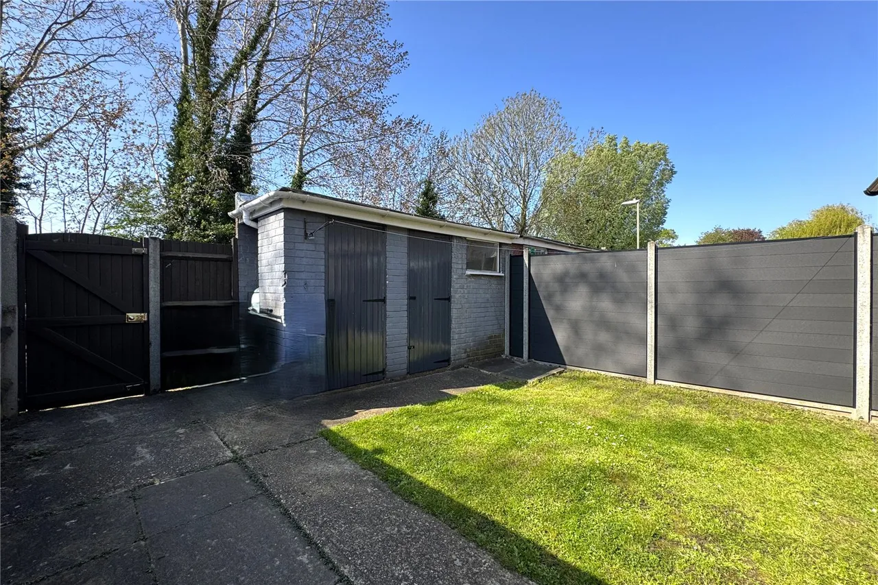 Ballantyne Road, Farnborough, Hampshire, GU14 8SN, photo 7