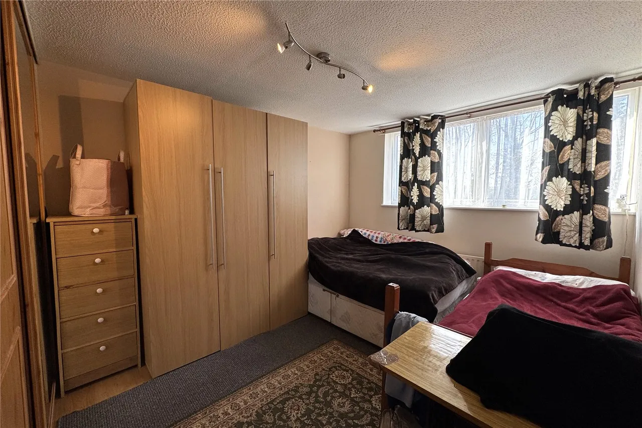 Ballantyne Road, Farnborough, Hampshire, GU14 8SN, photo 11