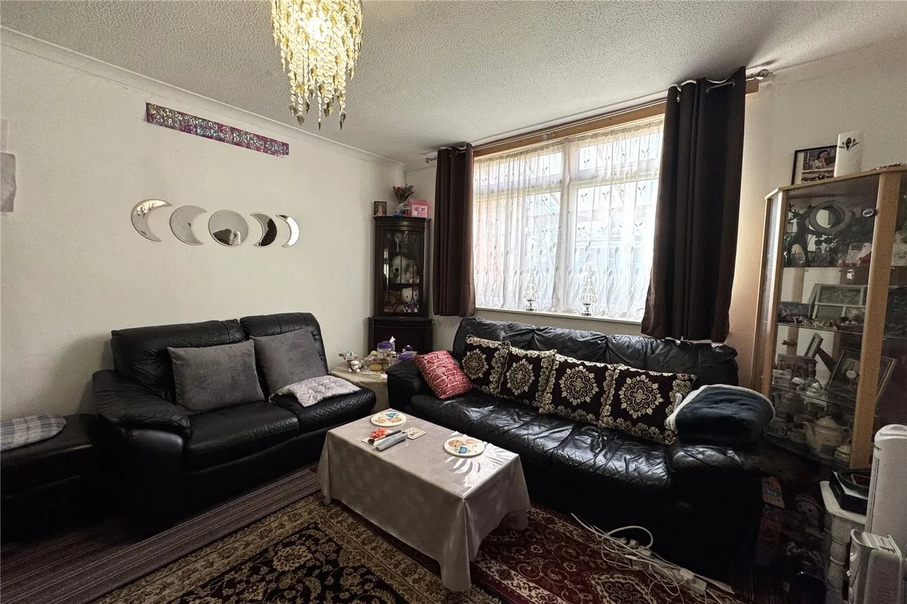Ballantyne Road, Farnborough, Hampshire, GU14 8SN, photo 8