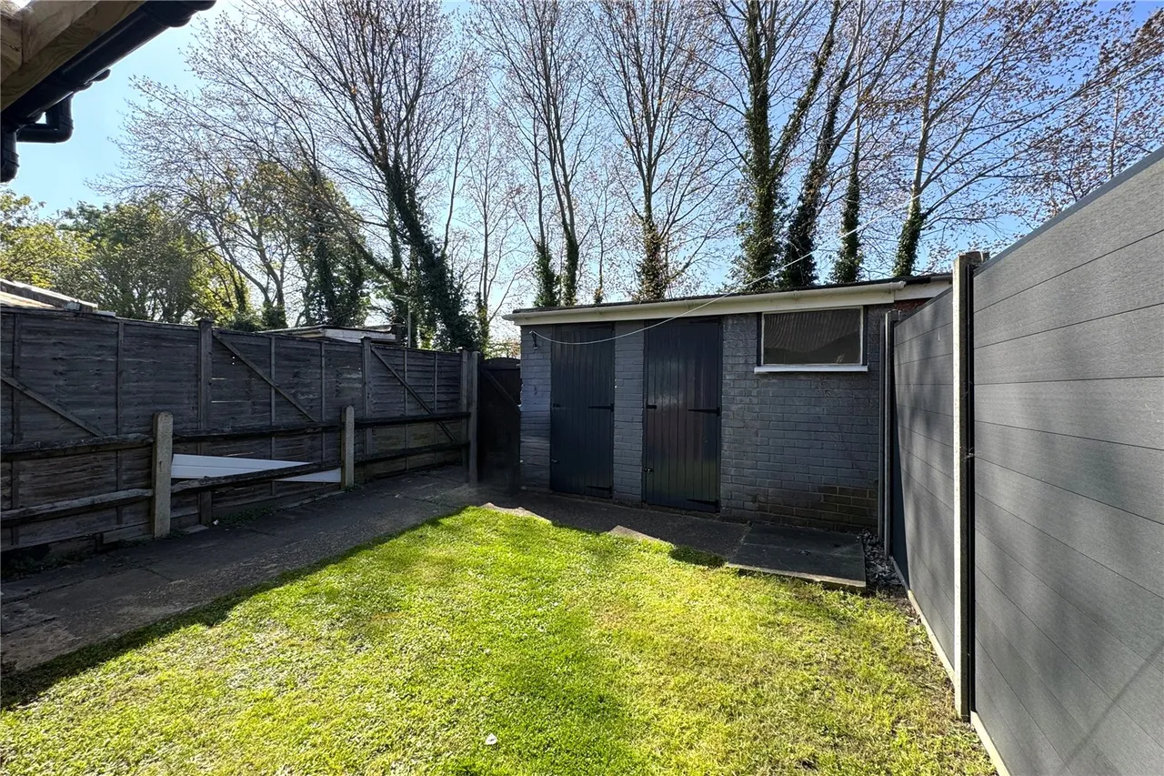 Ballantyne Road, Farnborough, Hampshire, GU14 8SN, photo 12