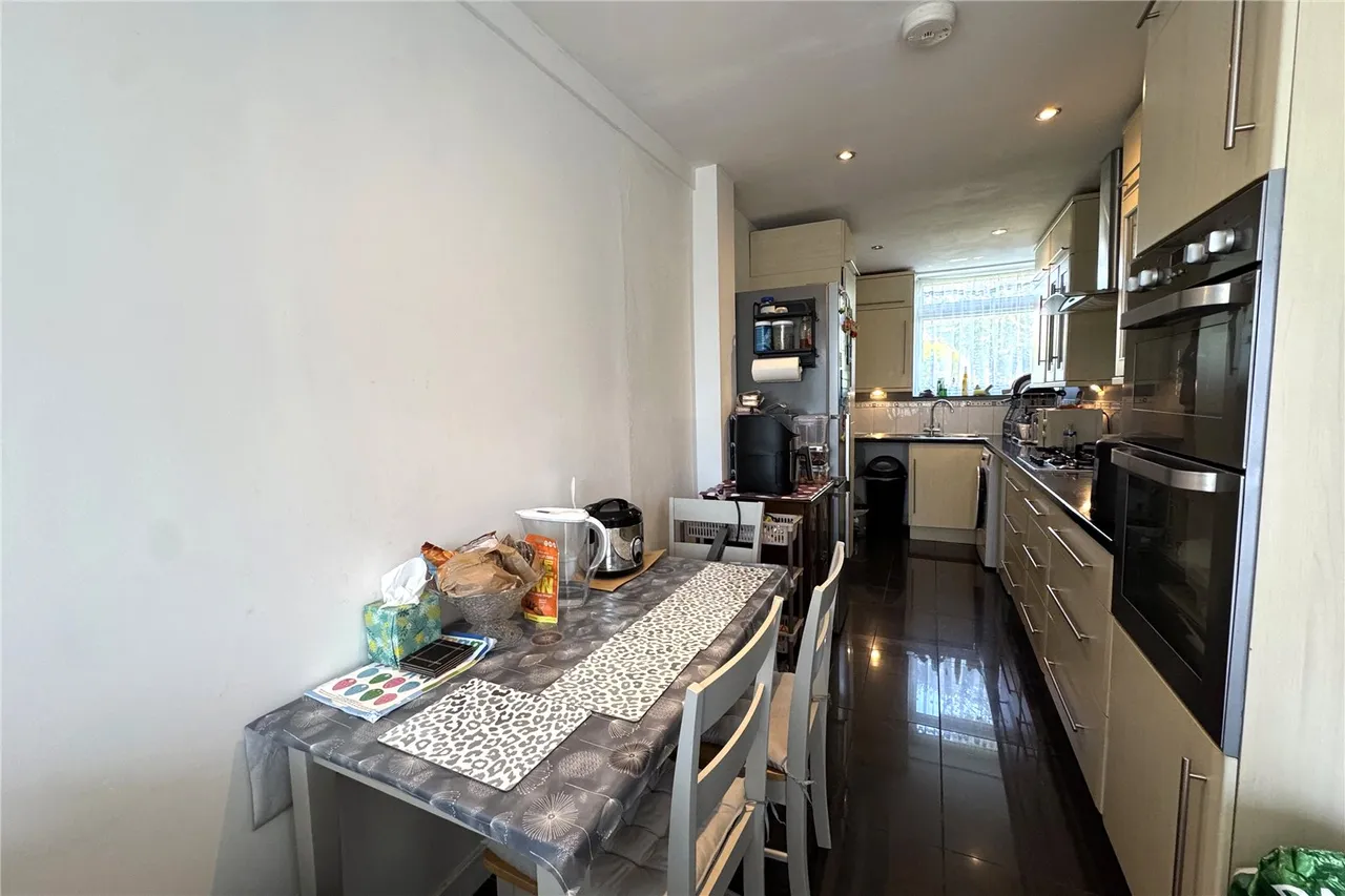 Ballantyne Road, Farnborough, Hampshire, GU14 8SN, photo 4