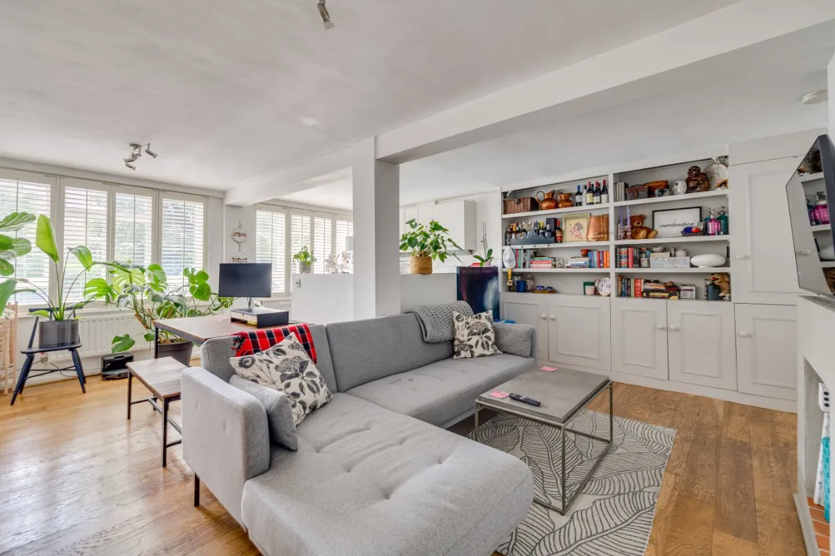 1 bed flat for sale, Railway Side, London, SW13