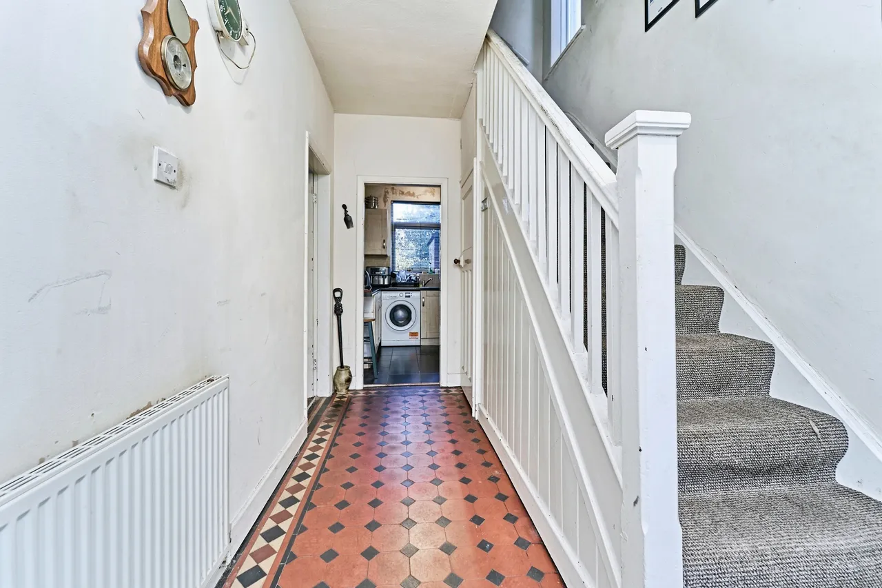 Lynton Avenue, West Bromwich, B71, photo 5