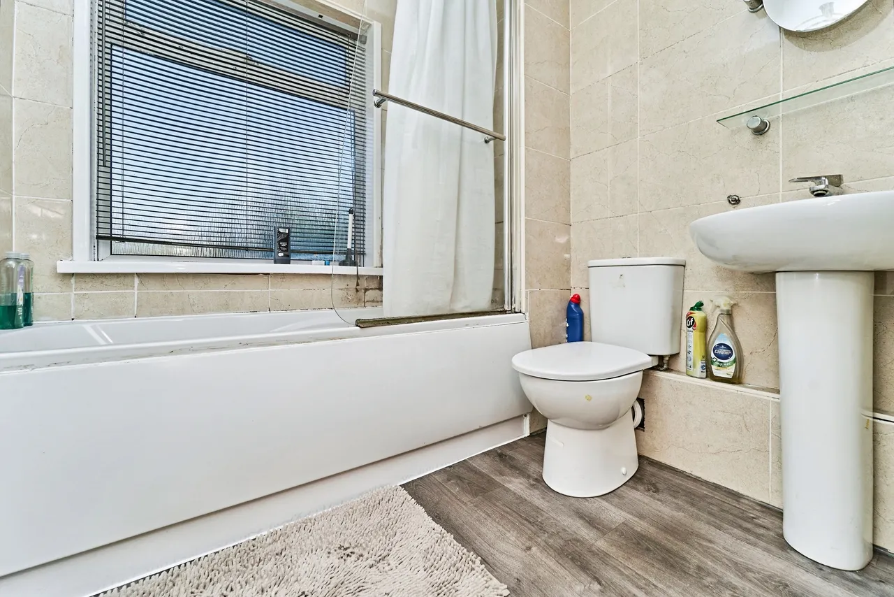 Lynton Avenue, West Bromwich, B71, photo 8