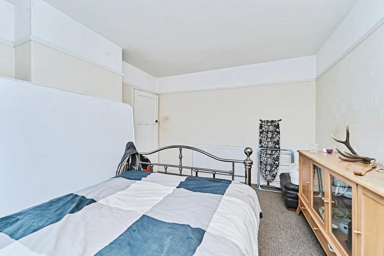 Lynton Avenue, West Bromwich, B71, photo 11