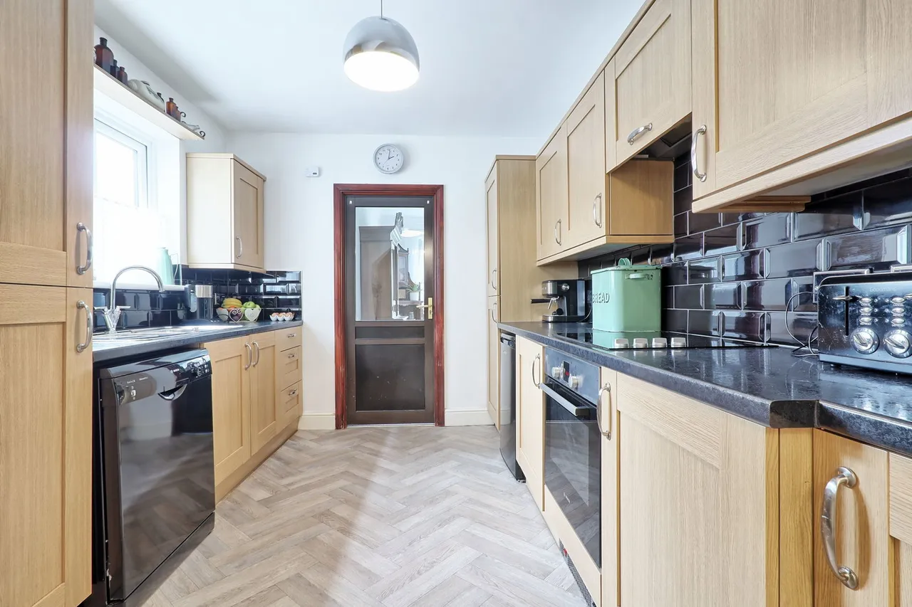Laburnum Walk, Hornchurch, RM12, photo 11