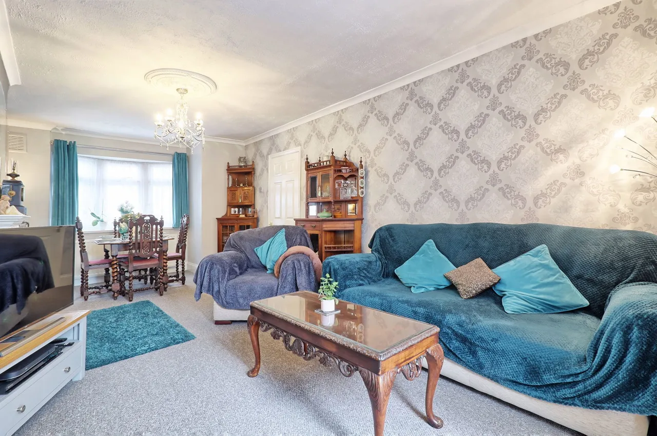 Laburnum Walk, Hornchurch, RM12, photo 9