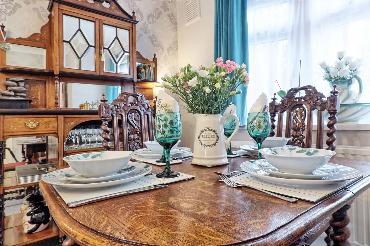 Laburnum Walk, Hornchurch, RM12, photo 35
