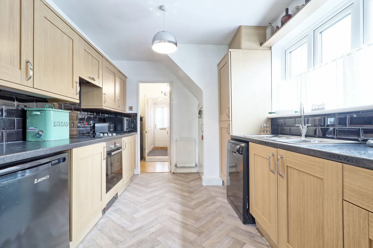 Laburnum Walk, Hornchurch, RM12, photo 12