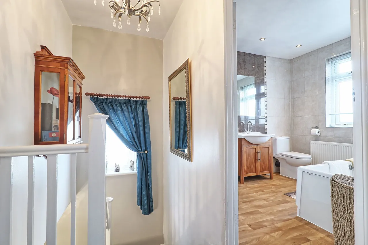 Laburnum Walk, Hornchurch, RM12, photo 20