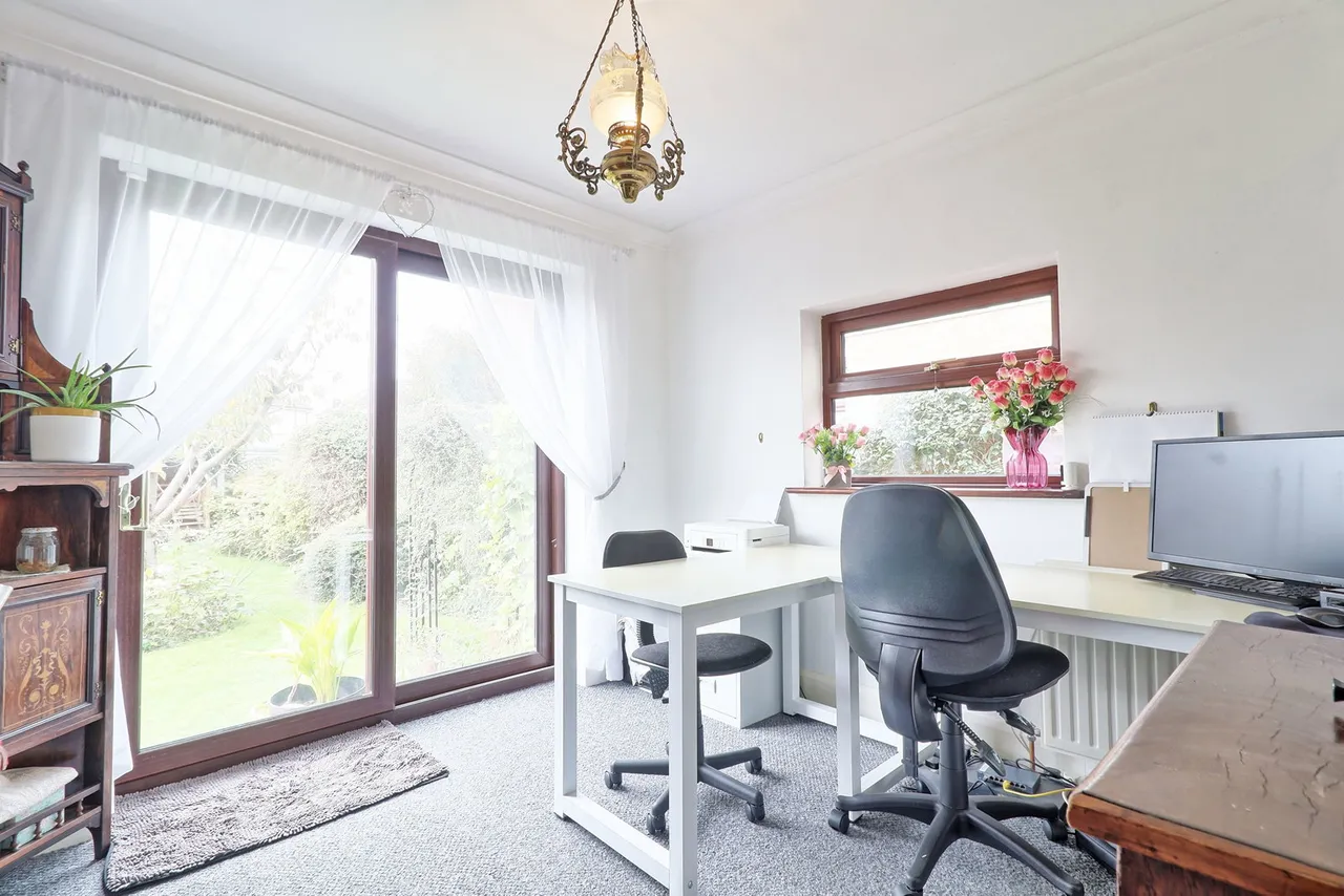 Laburnum Walk, Hornchurch, RM12, photo 14