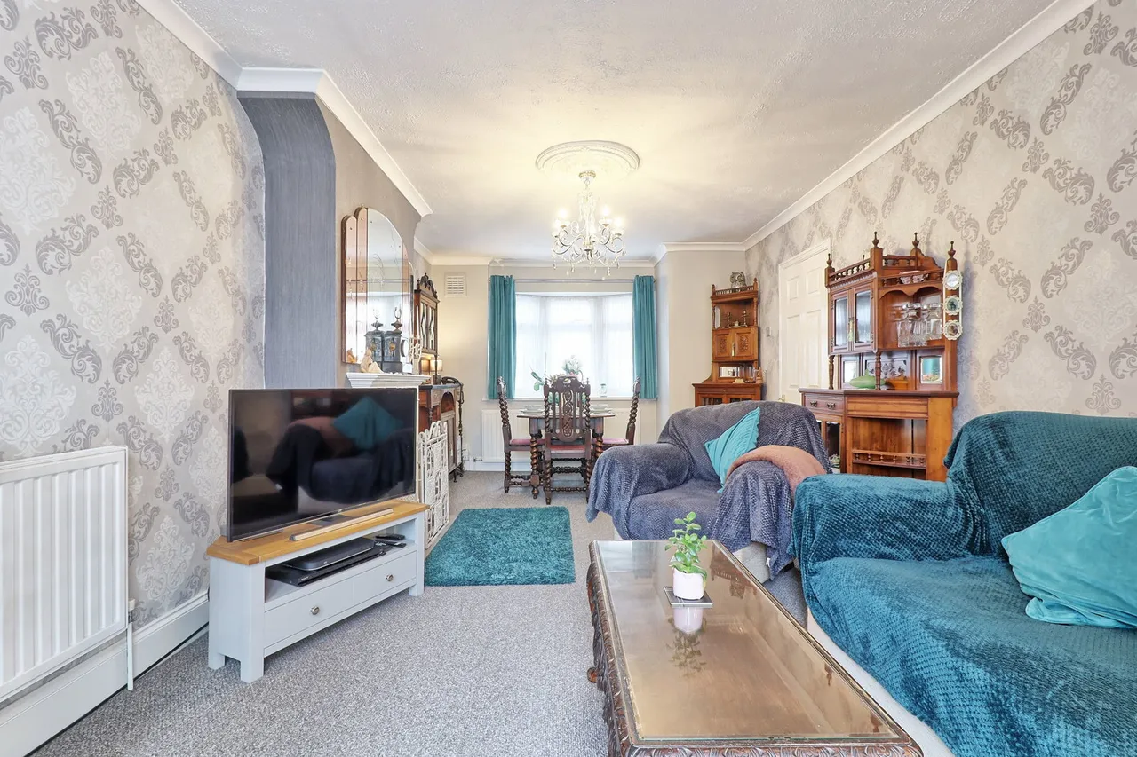 Laburnum Walk, Hornchurch, RM12, photo 7