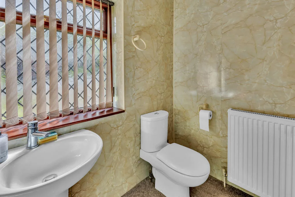 Longacres Drive Whitworth, Rochdale OL12 8JT, photo 12