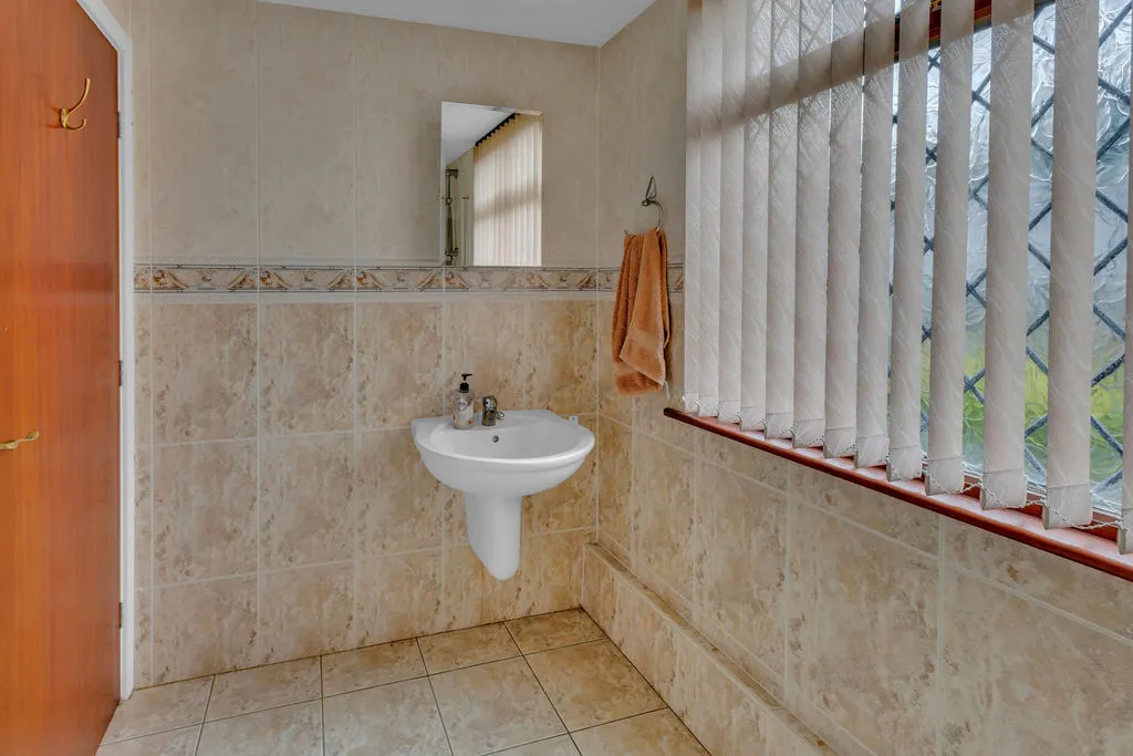Longacres Drive Whitworth, Rochdale OL12 8JT, photo 21