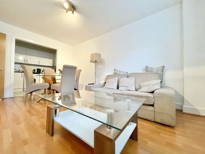 1 bed flat to rent — Commercial Road, London E1 1NY