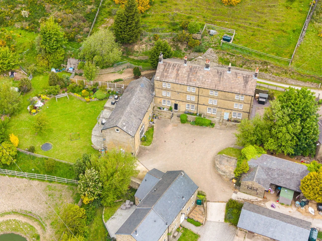 Whinstones, Briery Busk Farm, S36, photo 56