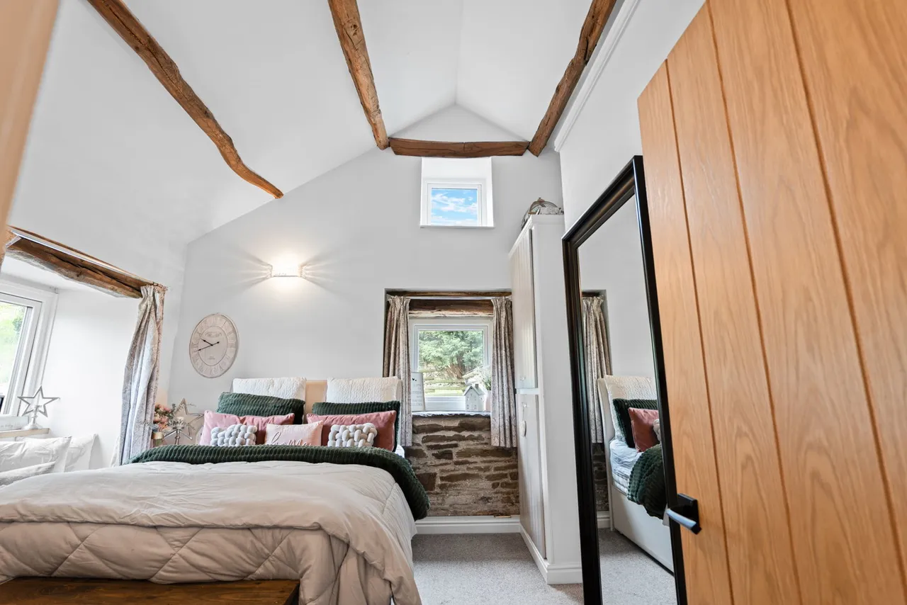 Whinstones, Briery Busk Farm, S36, photo 29