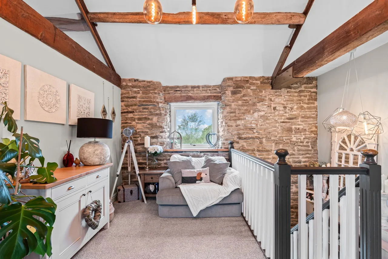 Whinstones, Briery Busk Farm, S36, photo 25