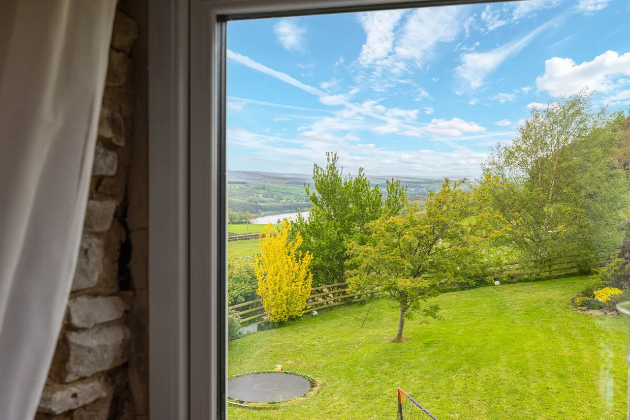 Whinstones, Briery Busk Farm, S36, photo 26