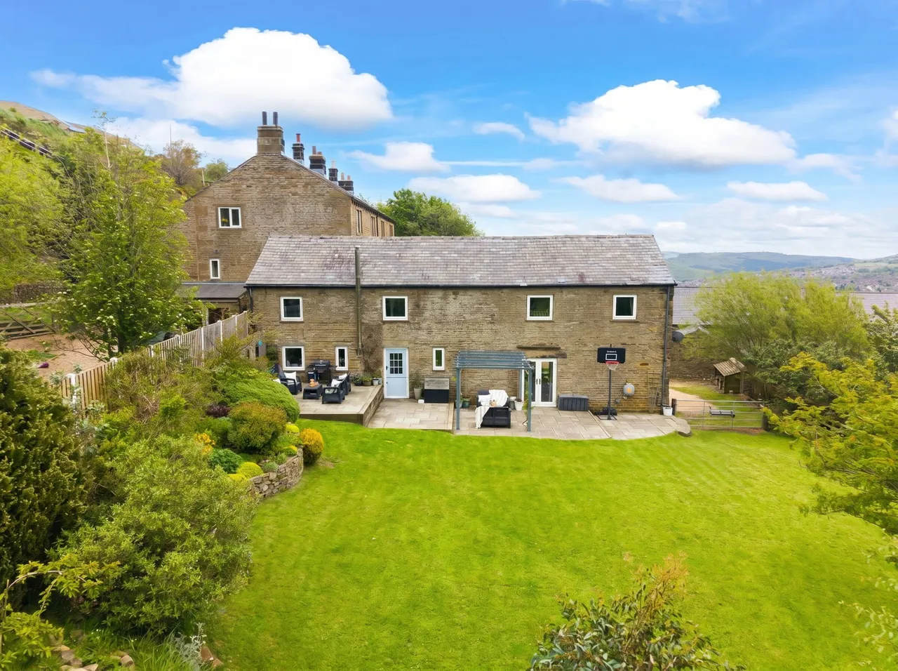Whinstones, Briery Busk Farm, S36, photo 45