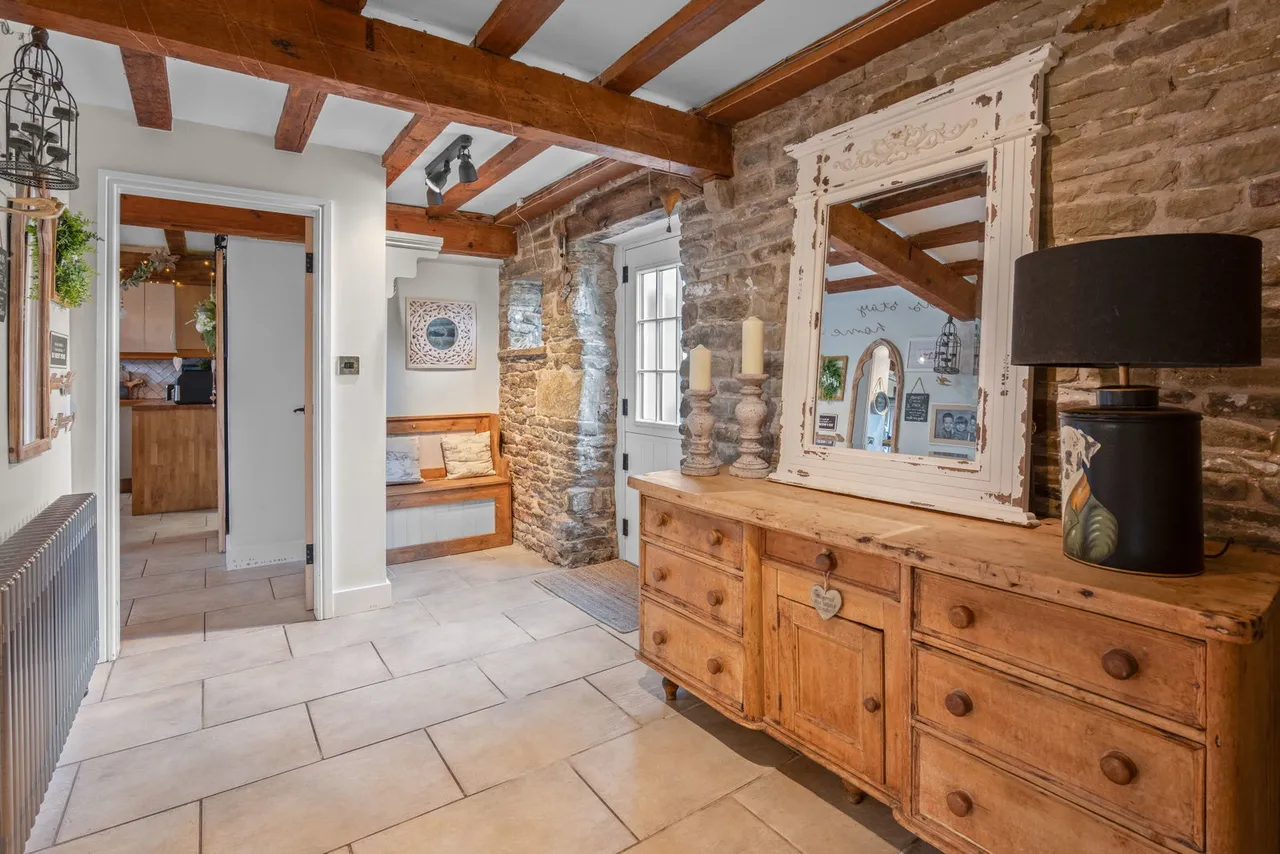 Whinstones, Briery Busk Farm, S36, photo 15