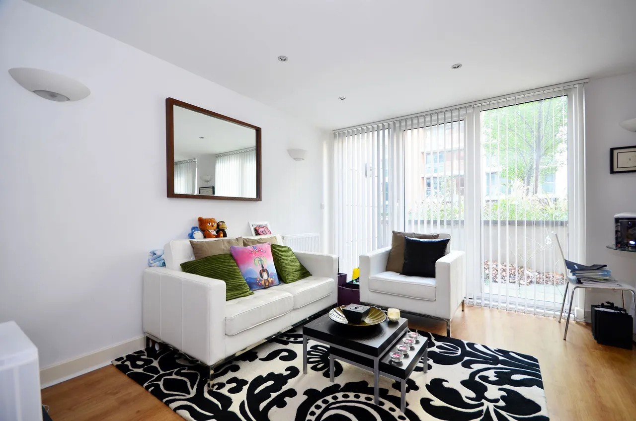 London, E16, photo 2