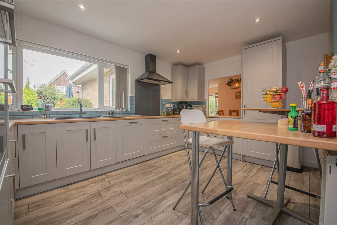 Oakgrove Gardens, Bishopstoke, Eastleigh, Hampshire, SO50 6LZ, photo 3