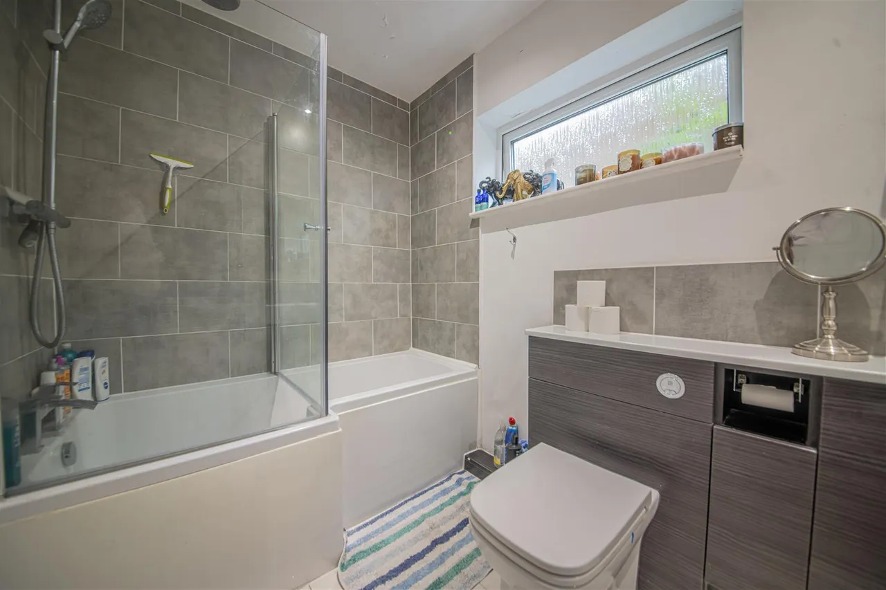 Oakgrove Gardens, Bishopstoke, Eastleigh, Hampshire, SO50 6LZ, photo 12