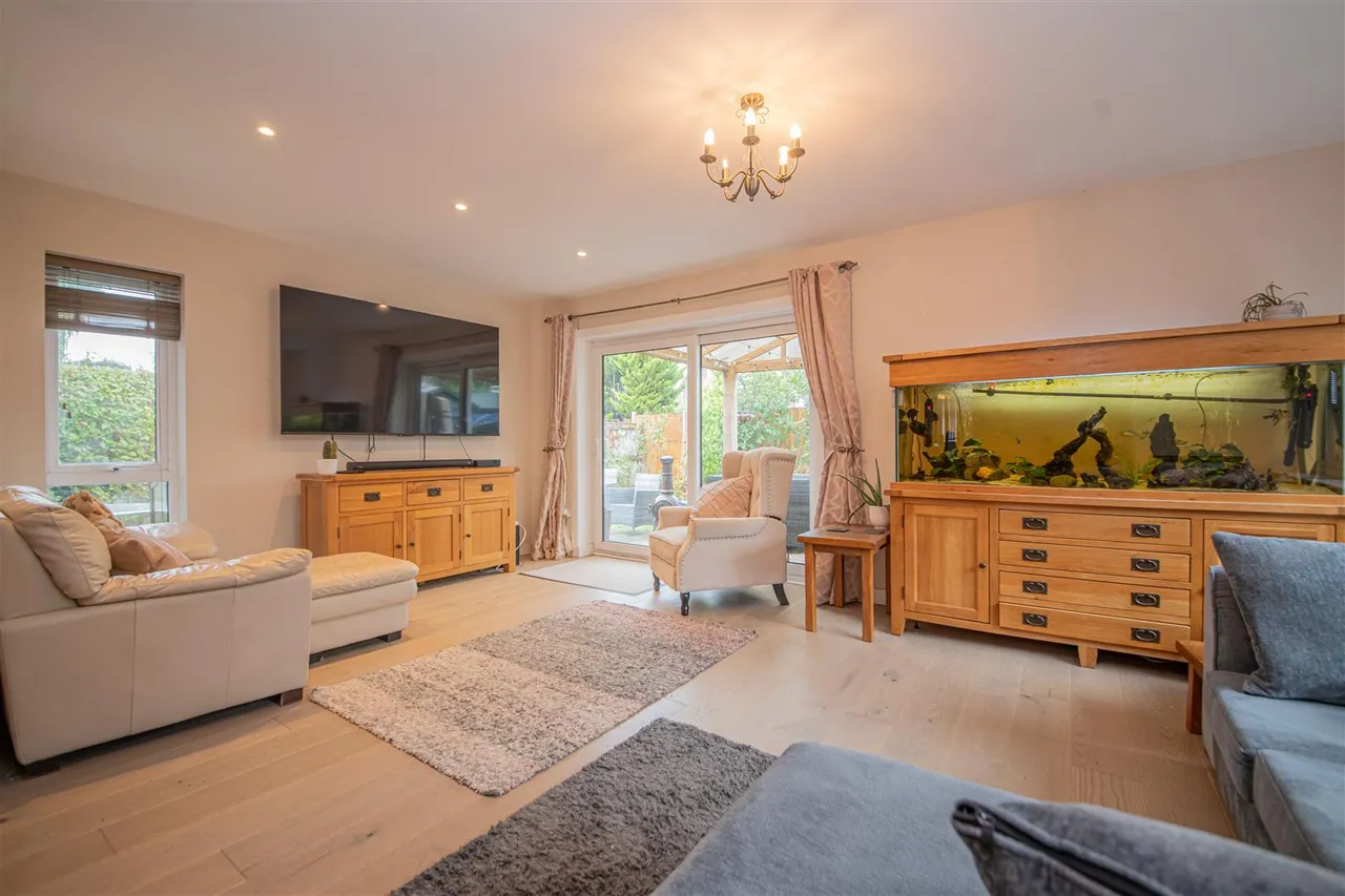 Oakgrove Gardens, Bishopstoke, Eastleigh, Hampshire, SO50 6LZ, photo 7