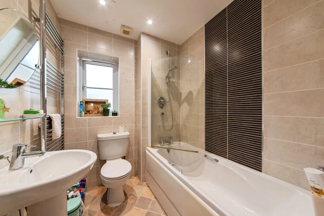 Jubilee Close, Cherry Willingham, LN3, photo 12