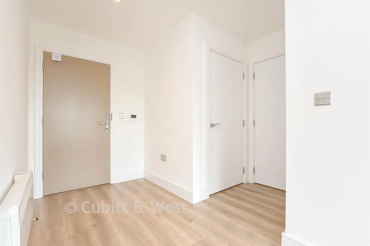 Wood Street, East Grinstead, RH19, photo 6