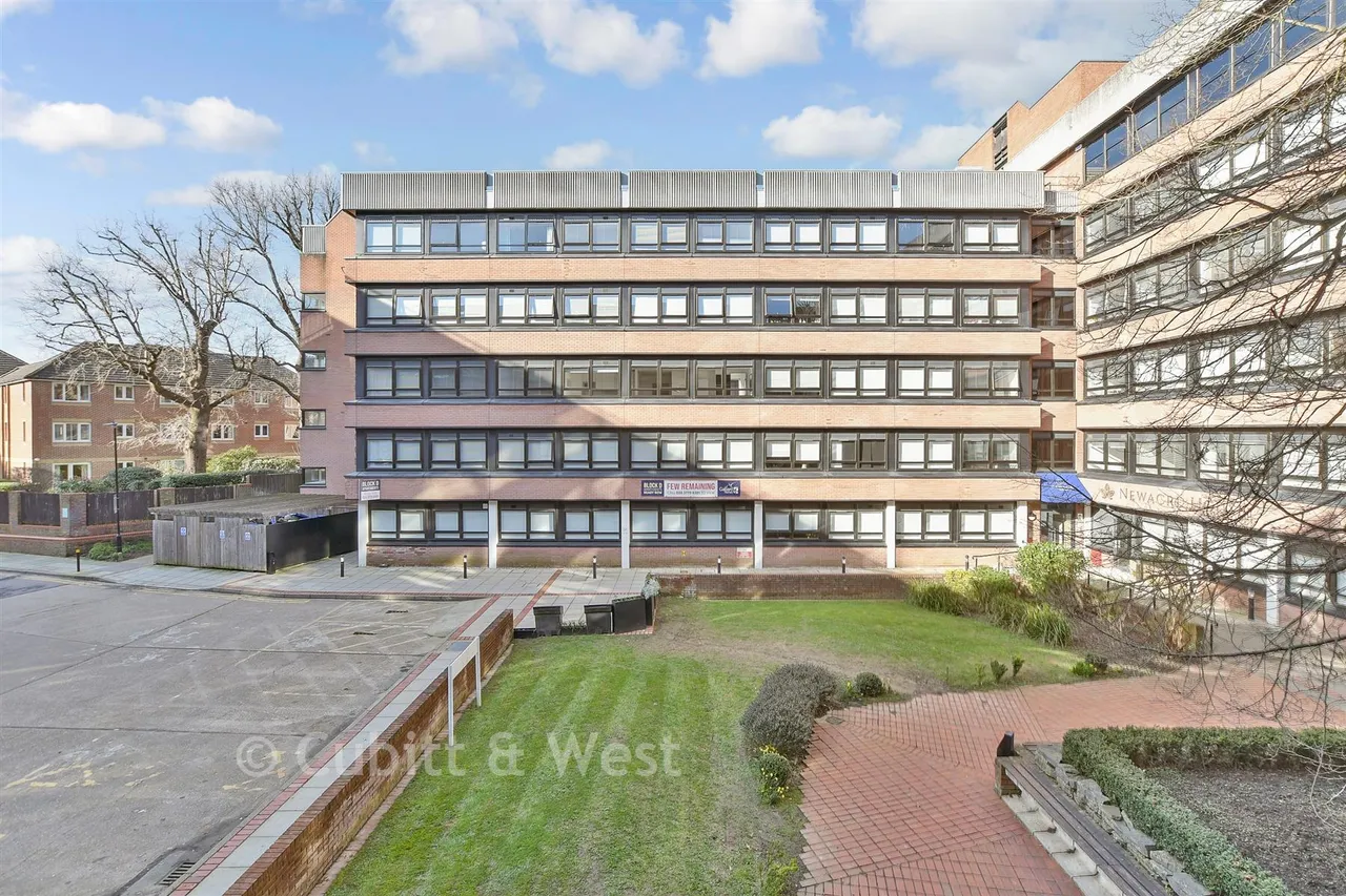 Wood Street, East Grinstead, RH19, photo 7