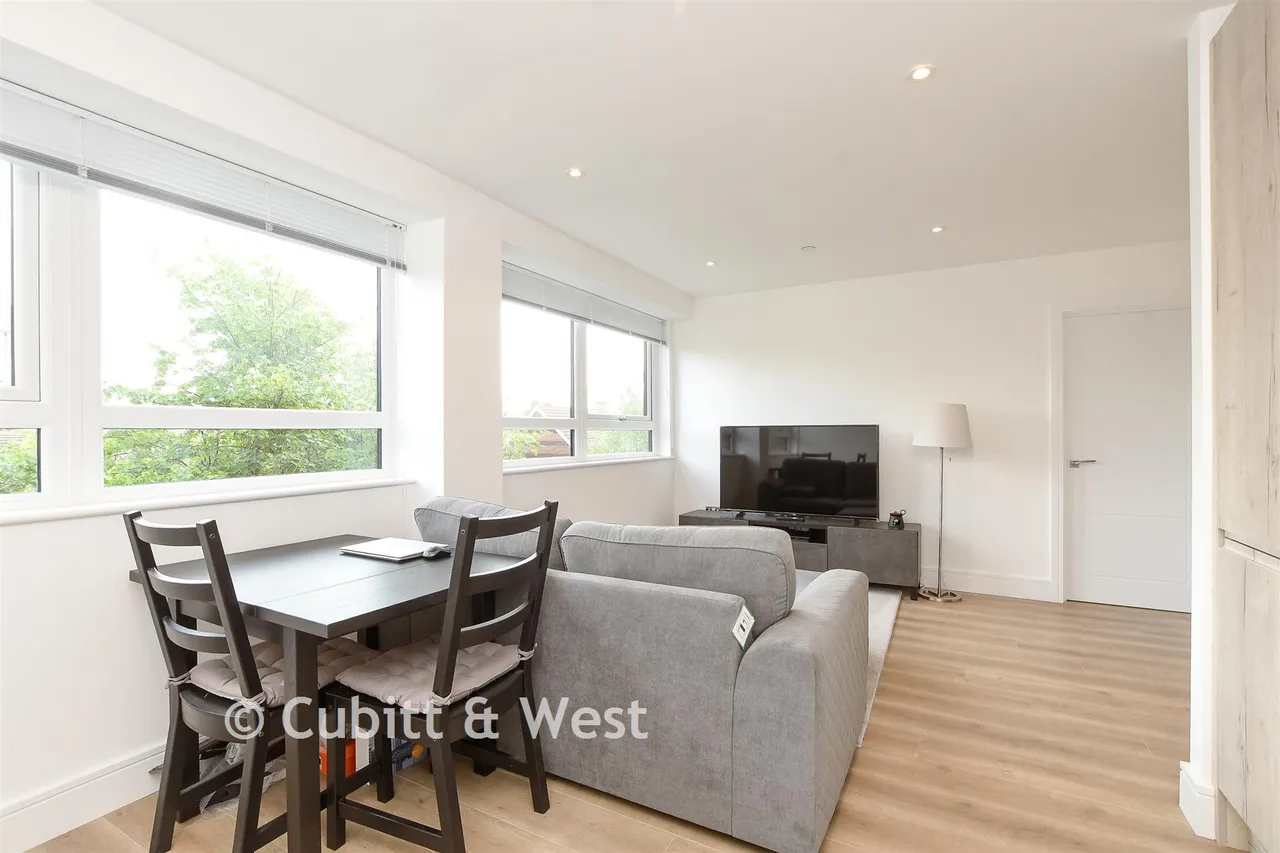 Wood Street, East Grinstead, RH19, photo 5