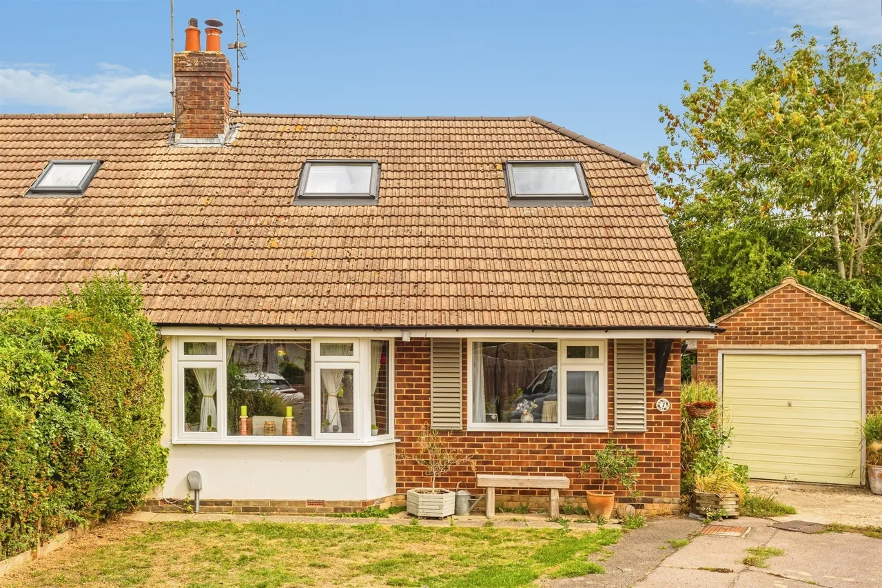 4 bed house for sale — Adur Road, Burgess Hill