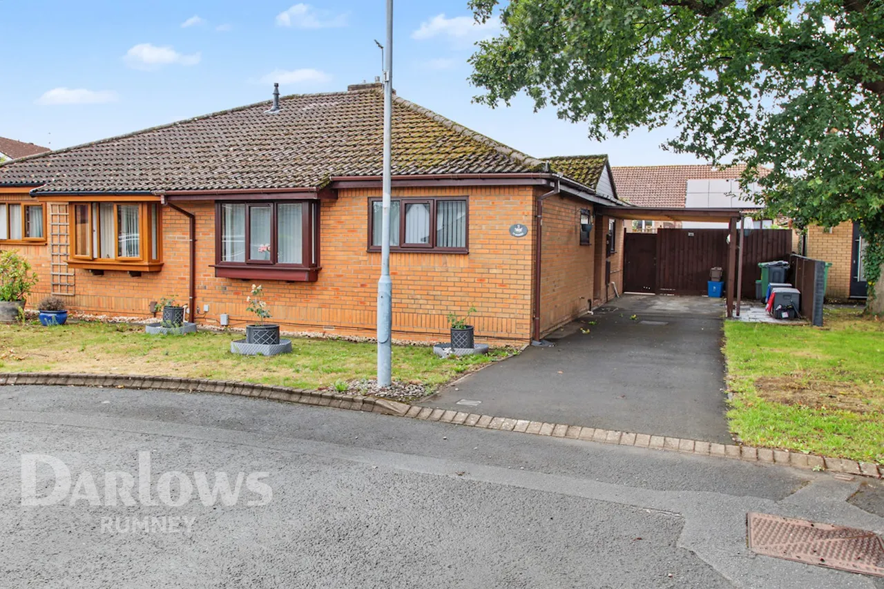 2 bed house for sale, Whinchat Close, Cardiff