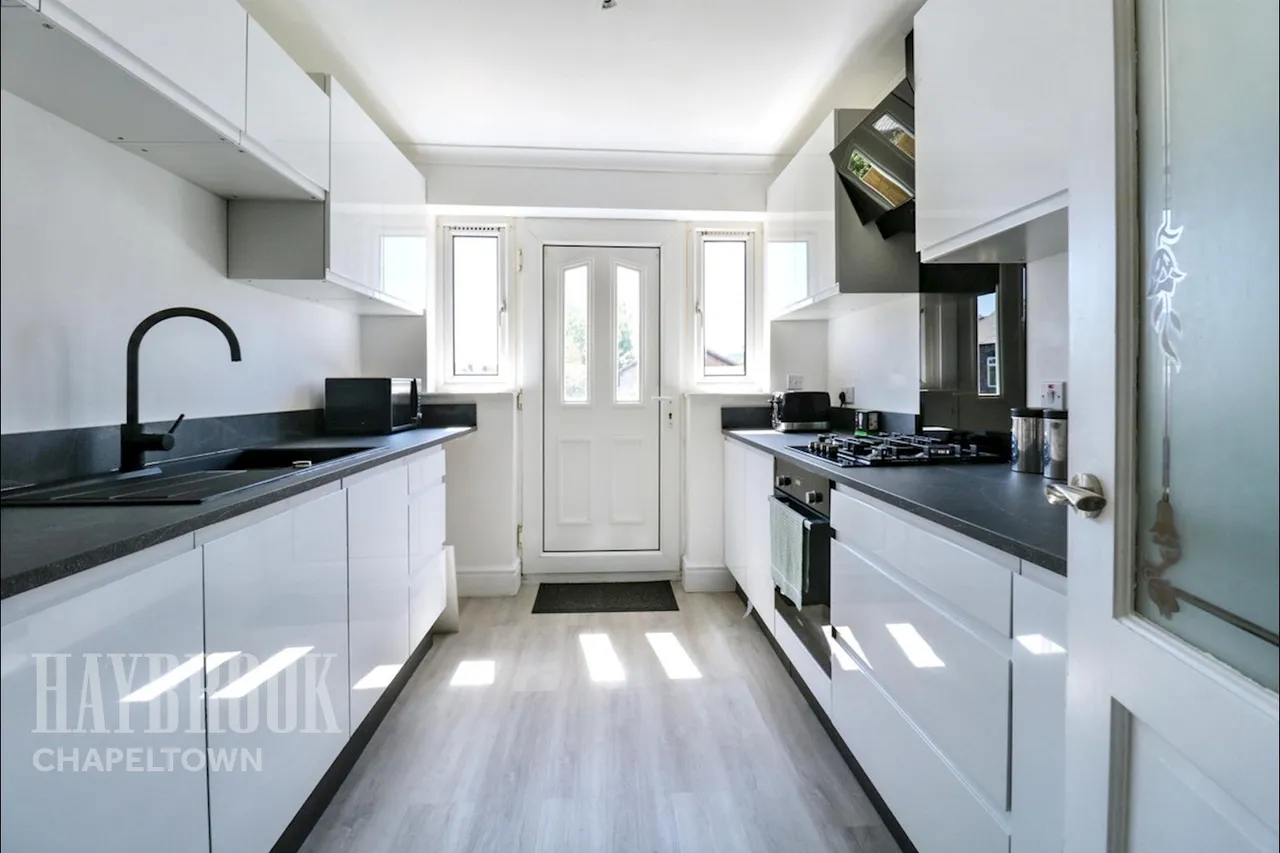 Caldbeck Grove, High Green, photo 12