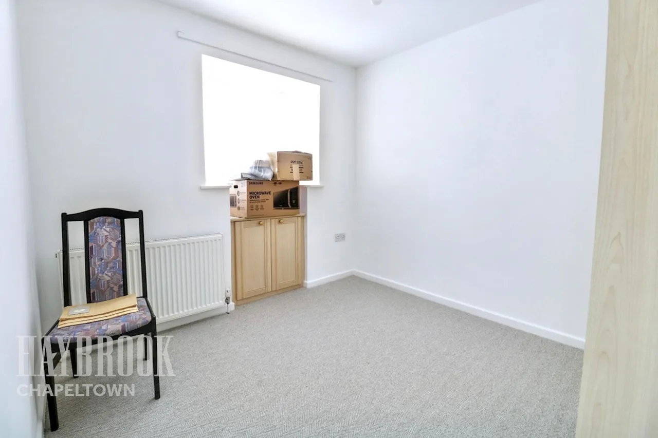 Caldbeck Grove, High Green, photo 17