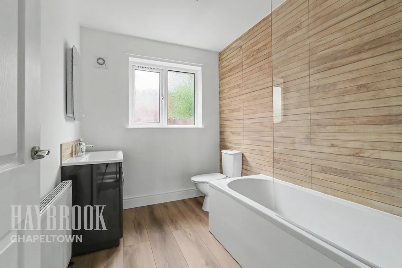 Caldbeck Grove, High Green, photo 18