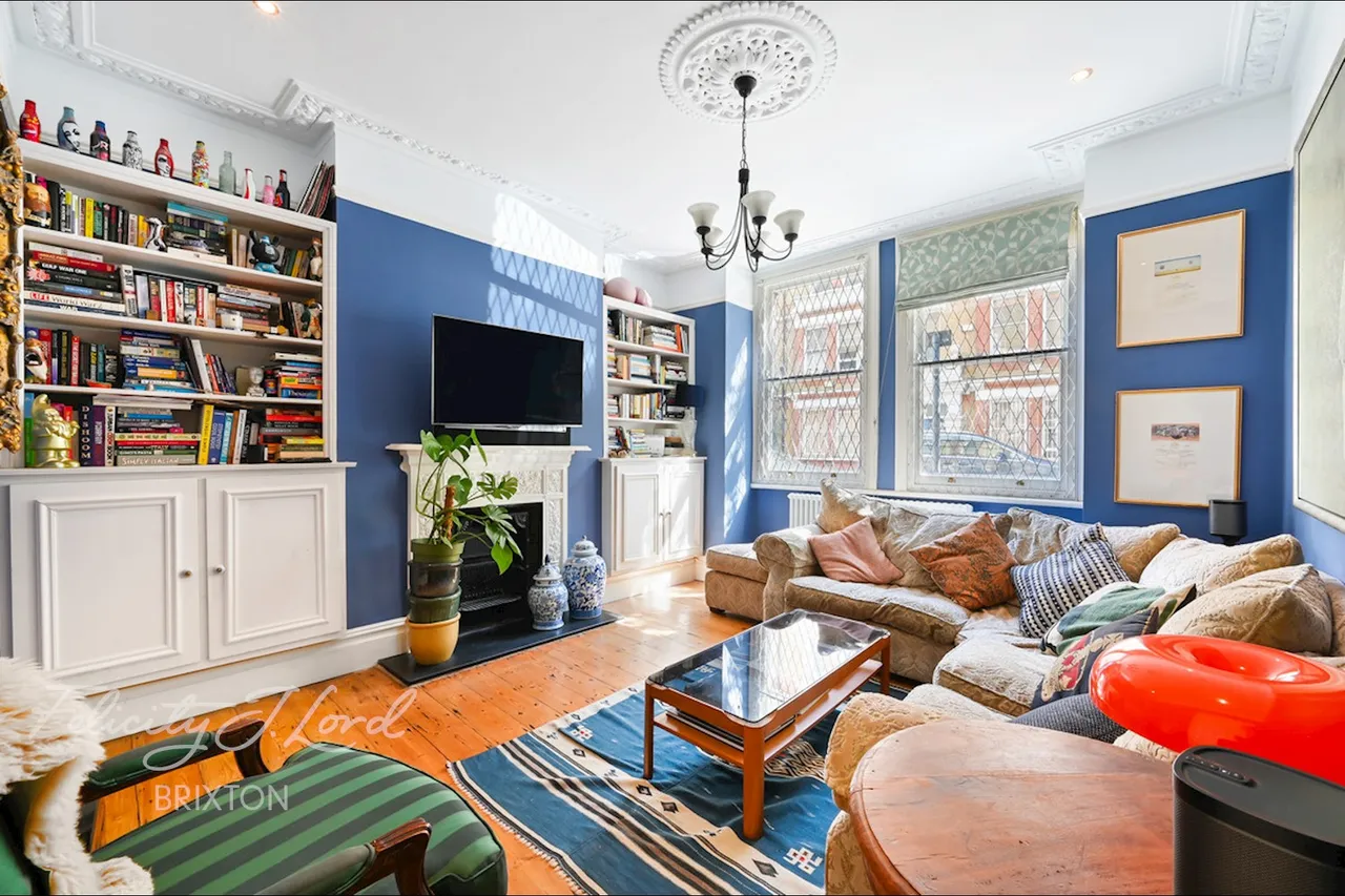 2 bed flat for sale, Rushcroft Road, London