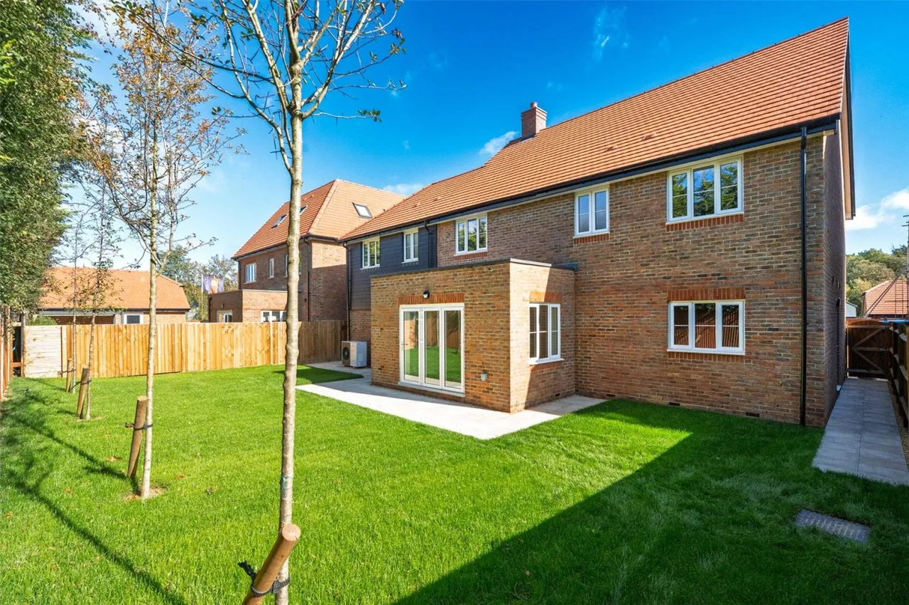Angmering, BN16, photo 14